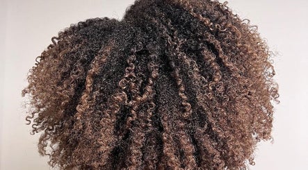 Rooots Curl Studio kép 3