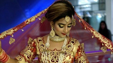 SUKHVINDER MAKEOVERS | SALON SERVICE image 3