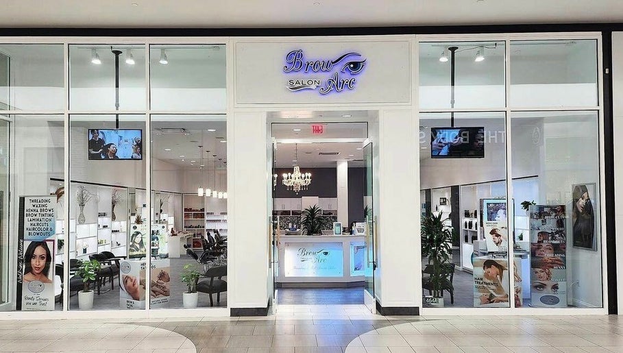 Brow Arc Hair Salon at Del Amo Fashion Center Mall imaginea 1