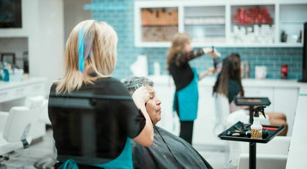 Brow Arc Hair Salon at Del Amo Fashion Center Mall imaginea 3