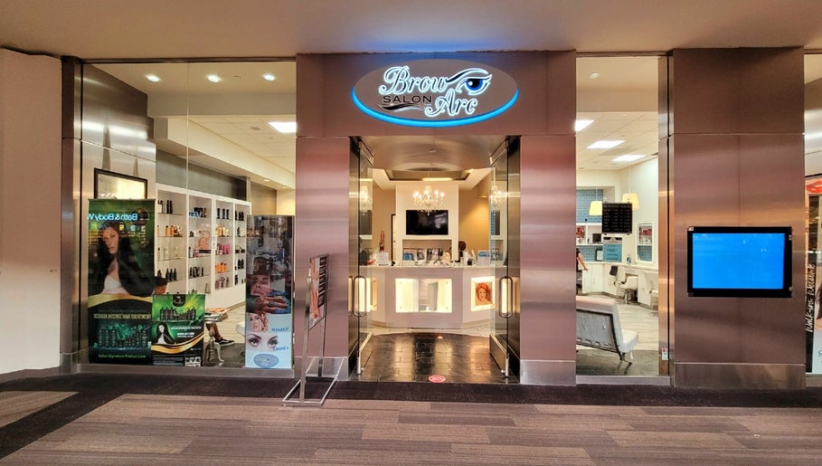 Brow Arc Hair Salon at Brea Mall – kuva 1