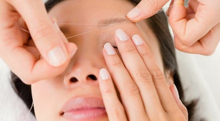 Gazal Beauty Threading and Hair Extension – obraz 2