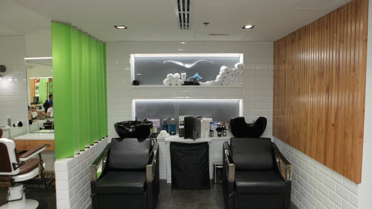 Caractere Salon - كاريكتير - Greens