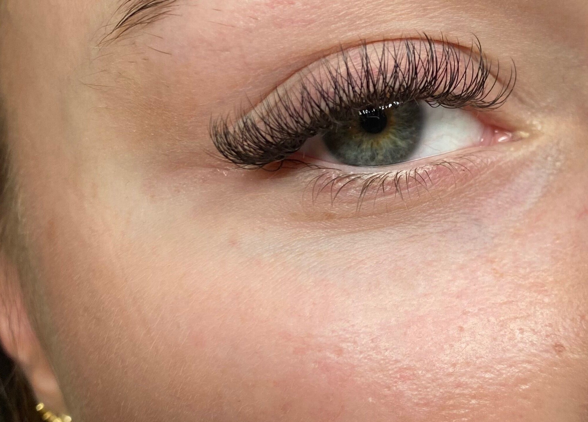 Close-up of beautifully styled lashes at Senorita Lashes and Brows, Reedy Creek, Queensland, AU.