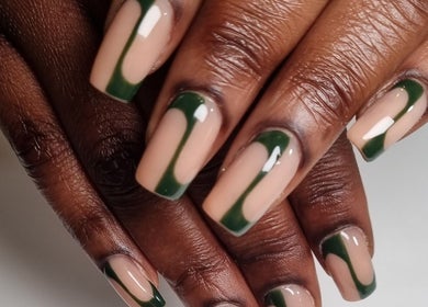 Stylish green nail art at Purple On My Fingers, London, England, GB. Trendsetting and elegant manicure design.