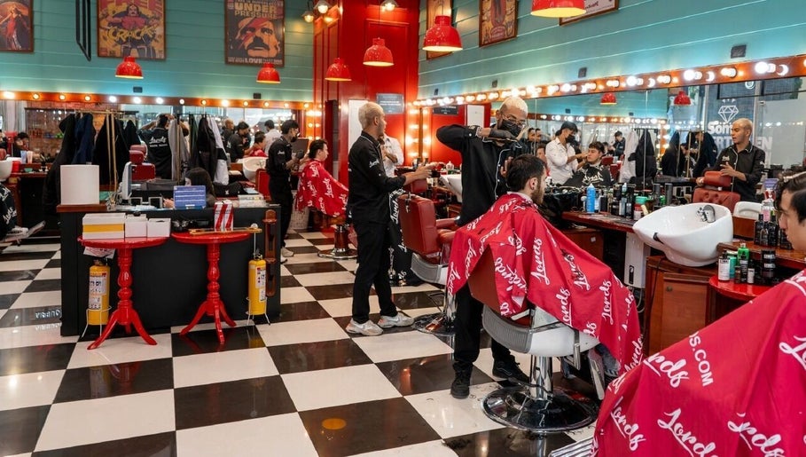 Immagine 1, Barberia Lords®️ Sucursal C.C. Gran Estación Esfera