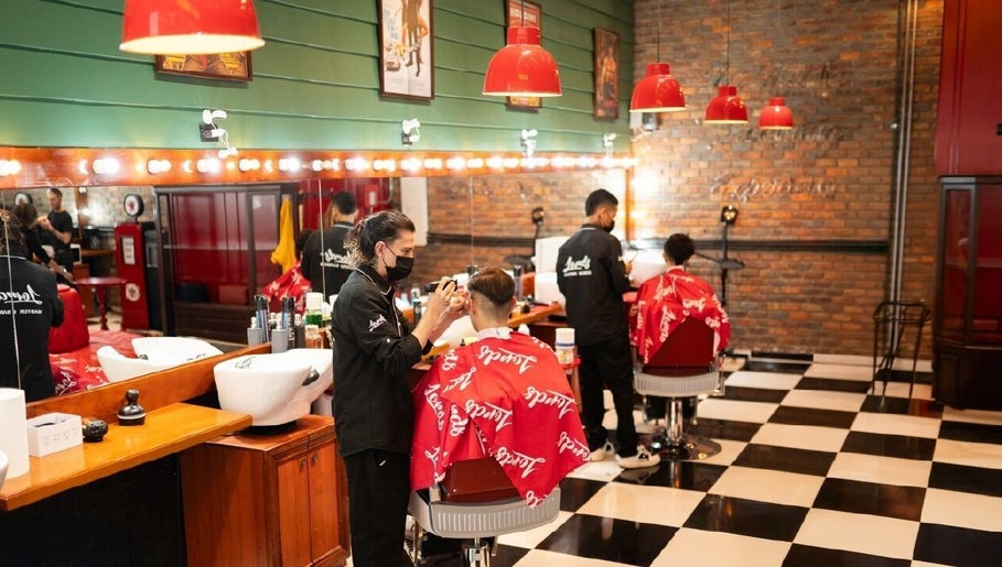 Barberia Lords ®️ C.C. Santa Ana image 1