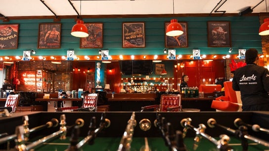 Barberia Lords  Essential C.C. Hayuelos Super Tienda