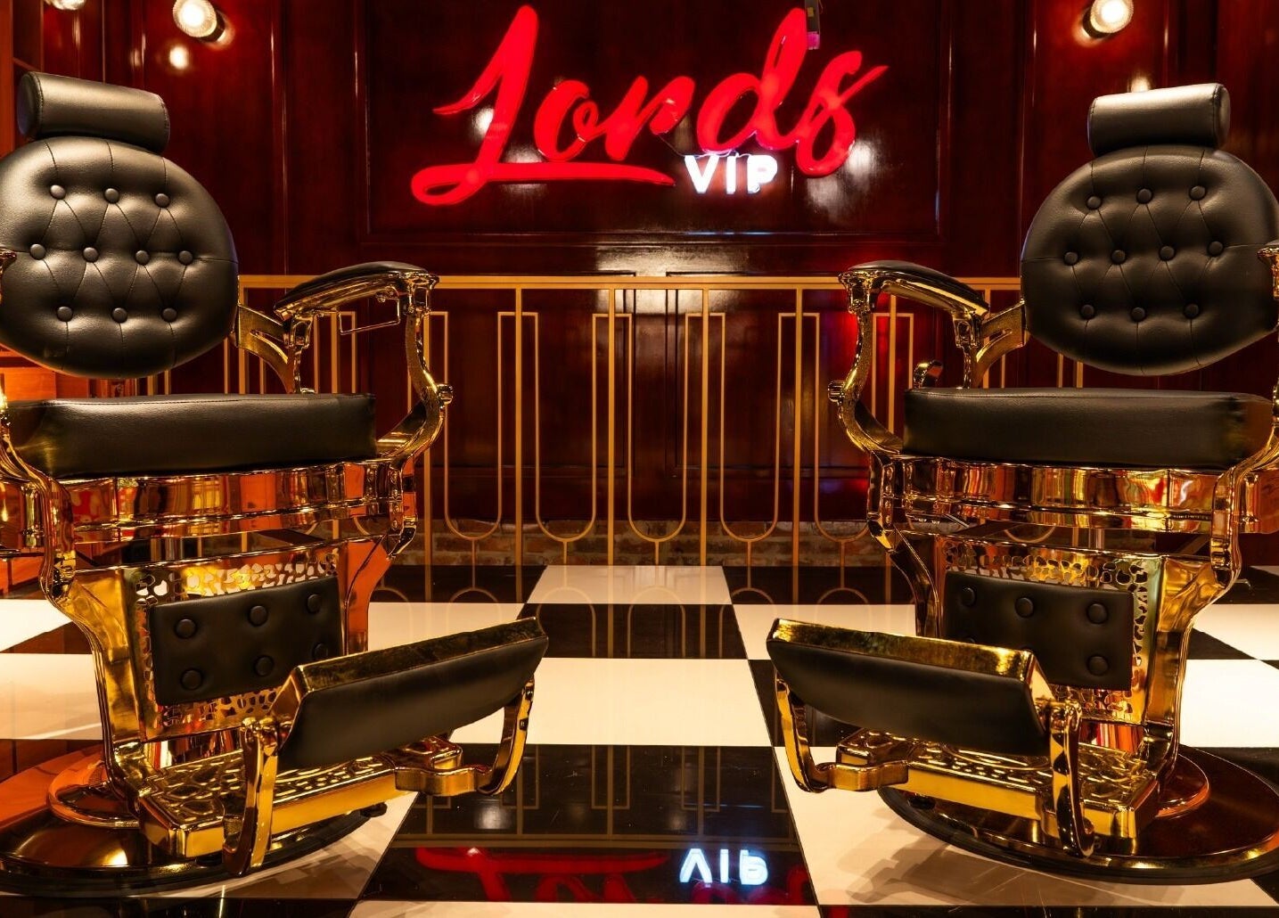 Sillas de lujo en Barberia Lords VIP C.C. Gran Estación Alfiles, Bogotá, Bogotá, CO.