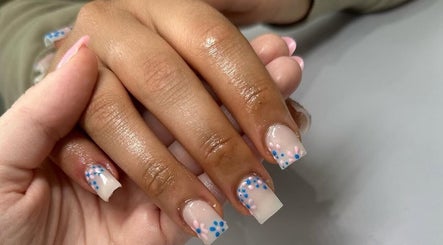 Nailsbyelliealishax