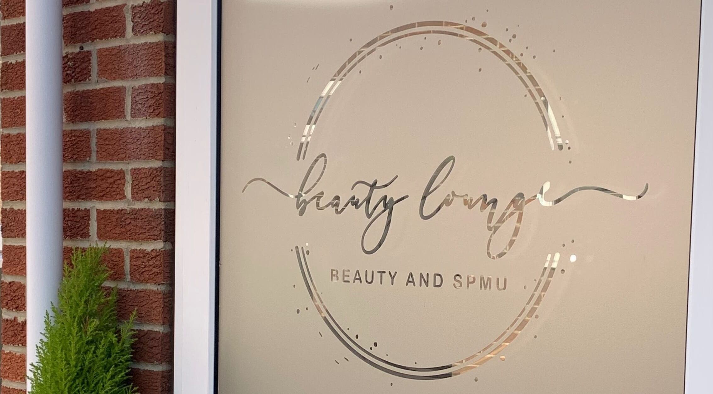 Lily May Make-up Artist in Leeds, England, GB reveals chic beauty lounge entrance.