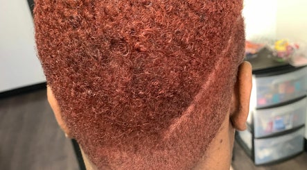 Image de Luxury Cutz and Stylez 3