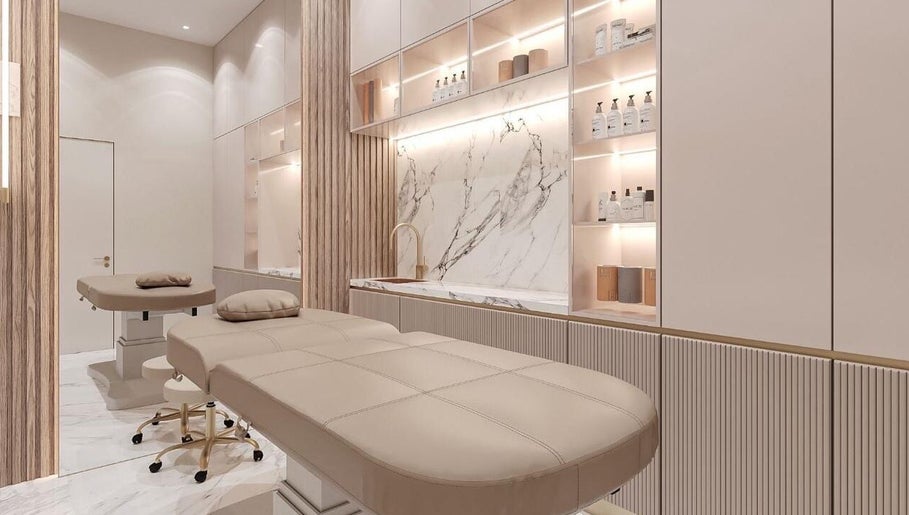 Luxurious treatment room at Beauty Trend Salon, Dubai, AE with elegant decor and modern amenities.