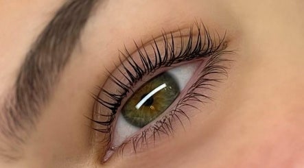 T.A.V Lashes - Eyelash Extensions, Trainings, Tans & Facials image 2