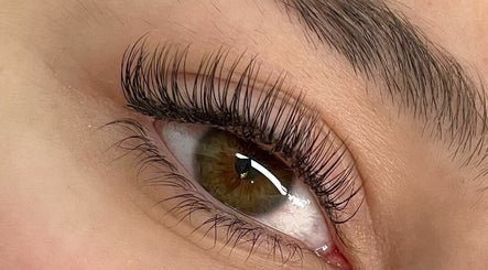 T.A.V Lashes - Eyelash Extensions, Trainings, Tans & Facials image 3