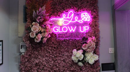 The Glow Up Lounge