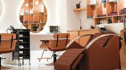 Off White Salon & Spa