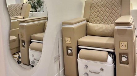 Luxurious spa chair at Off White Salon & Spa, Abu Dhabi, AE, designed for ultimate relaxation and comfort.