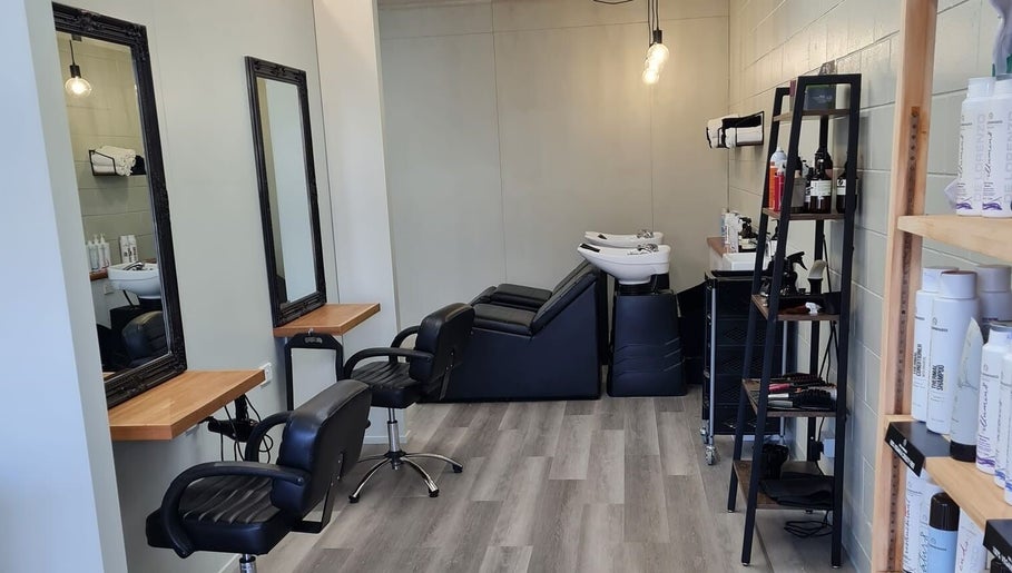 Whitianga Hair Co – obraz 1