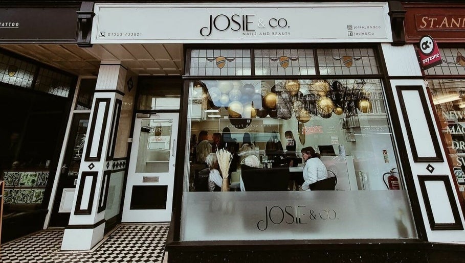 Josie & Co obrázek 1
