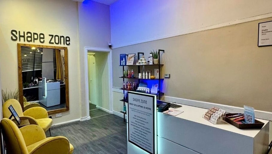 Lobby of Shape Zone London in London, England, GB with modern decor and reception desk.