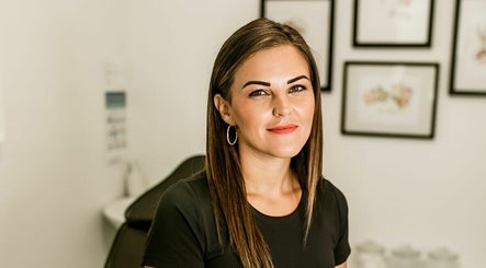 Luminosity Brow and Beauty image 3