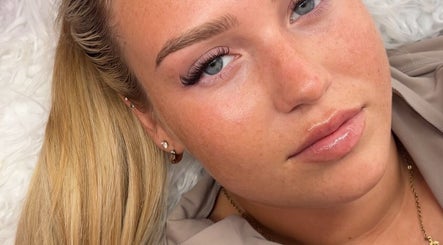 Close-up of lash extensions at Lashesbyrubes in Minehead, England, GB, showcasing elegant beauty results.