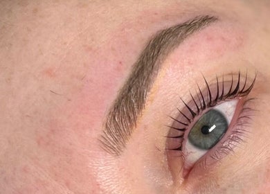 Expert eyebrow shaping at Simply Skin and Beauty, Alkimos, Western Australia, AU, showcasing flawless arches.