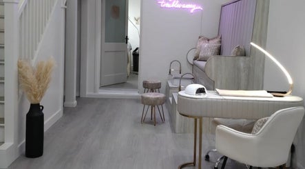 GLAM Skin Clinic Beauty and Nails imagem 2