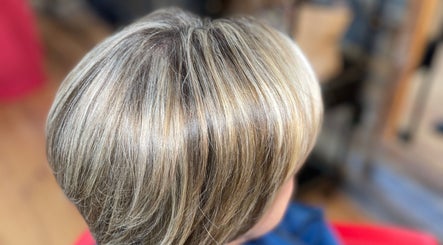 Stylish blonde hair at Elite Luster by Mandie, San Antonio, Texas, US, showcasing expert craftsmanship.