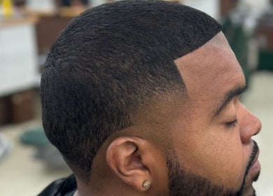 Close-up of a precision haircut at Courtside Cuts by Sen Boone🔥 in Saginaw, Michigan, US.
