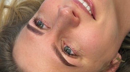 House of Natural Brows in Reigate, Surrey billede 2