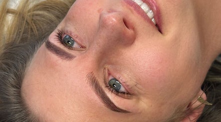 House of Natural Brows in Reigate, Surrey – kuva 3