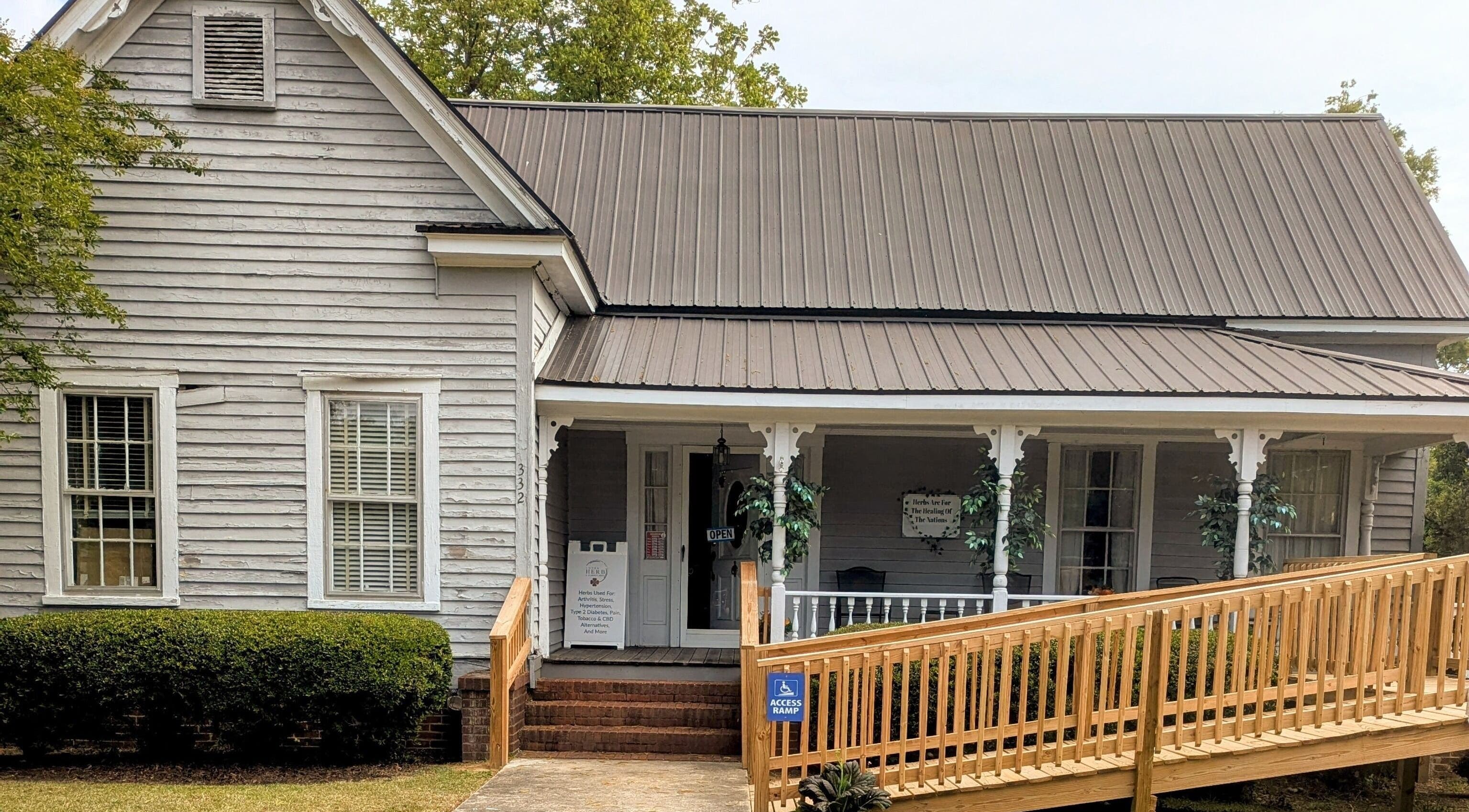 Front view of Arlana Styles Manextensions (ASME) in Latta, South Carolina, US, showcasing its welcoming entrance.