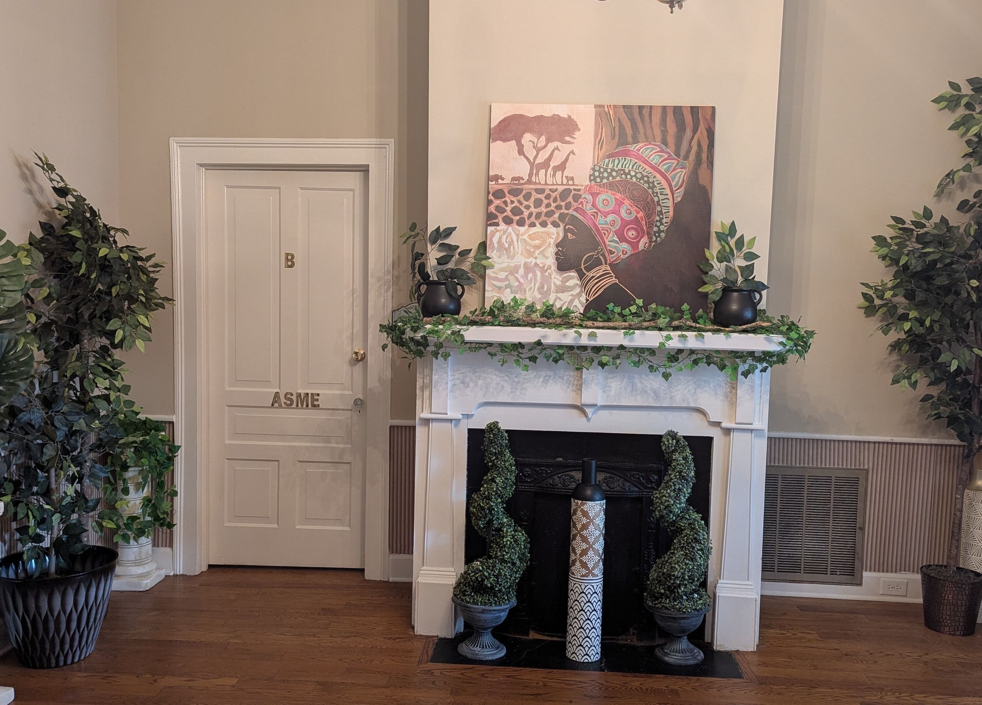 Elegant interior with art and plants at Arlana Styles Manextensions (ASME), Latta, South Carolina, US.