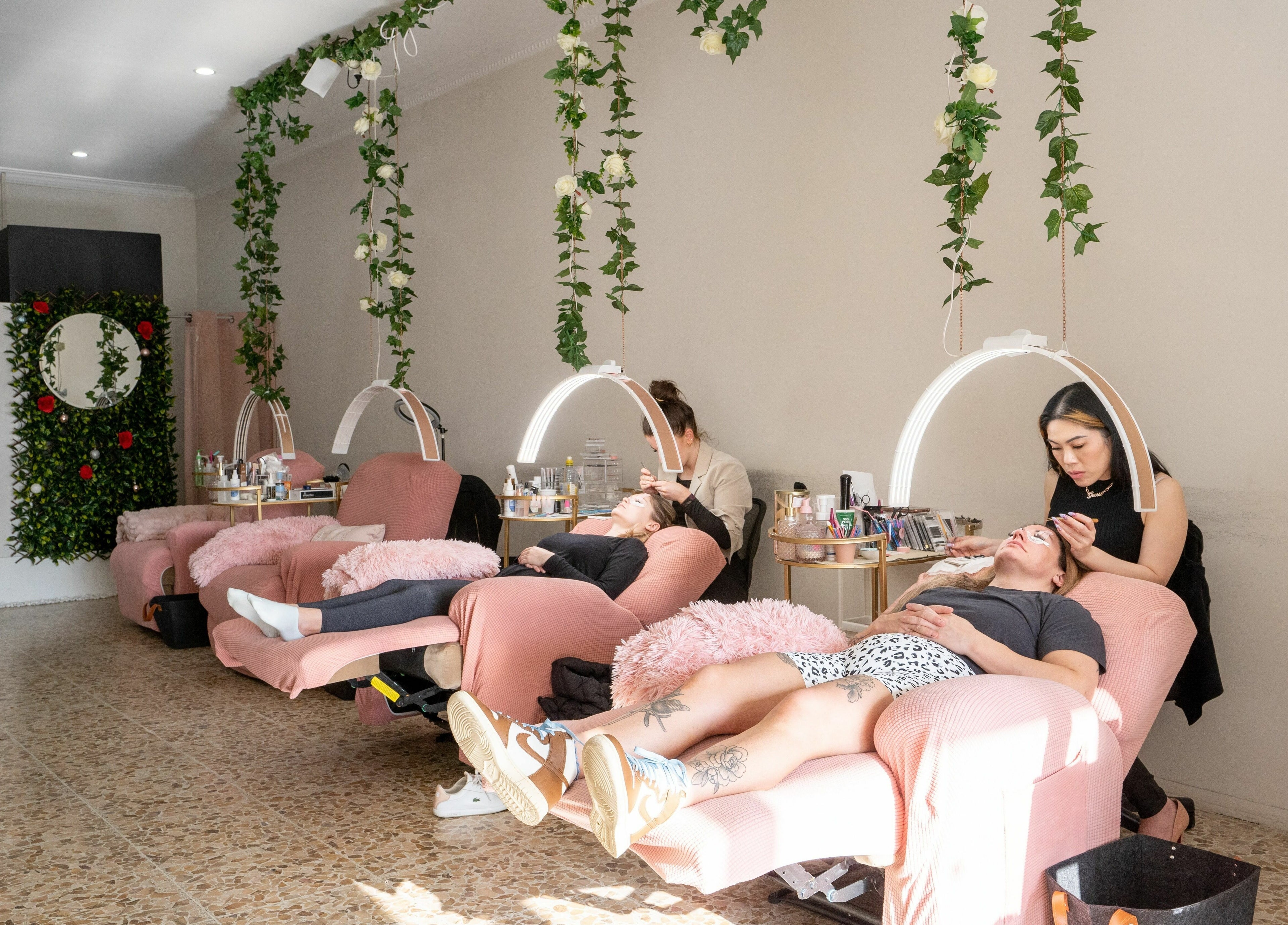 Relaxing lash treatment at The Seven Great Lashes, Melbourne, Victoria, AU with lush decor and plush seating.
