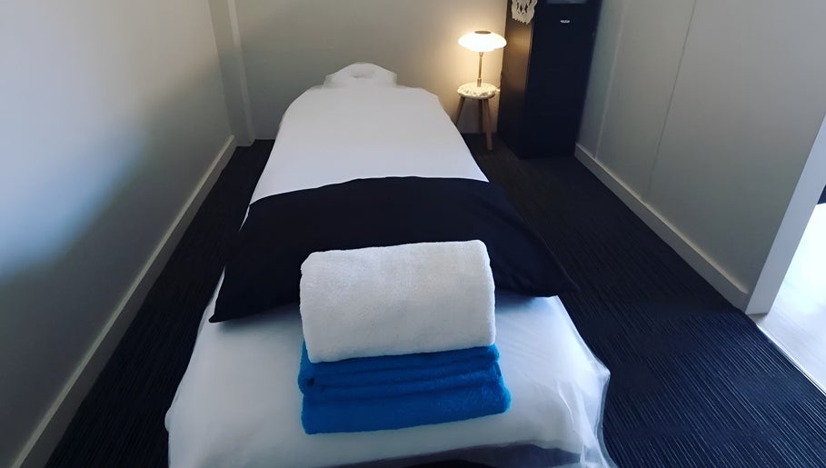 Holistic Care Remedial Massage Clinic – kuva 1