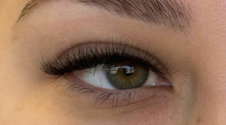 House of Brows and Lashes Bild 3