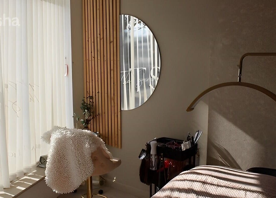 Cozy tranquil room at The Serenity Rooms, Emsworth, England, GB, featuring plush decor and natural light.