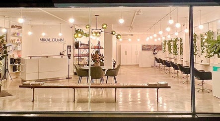 Image de Mikal Dunn Salon 2