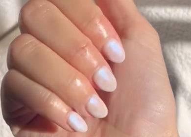 Manos con uñas elegantes en Utopia Spa Pocitos, Montevideo, Departamento De Montevideo, UY.
