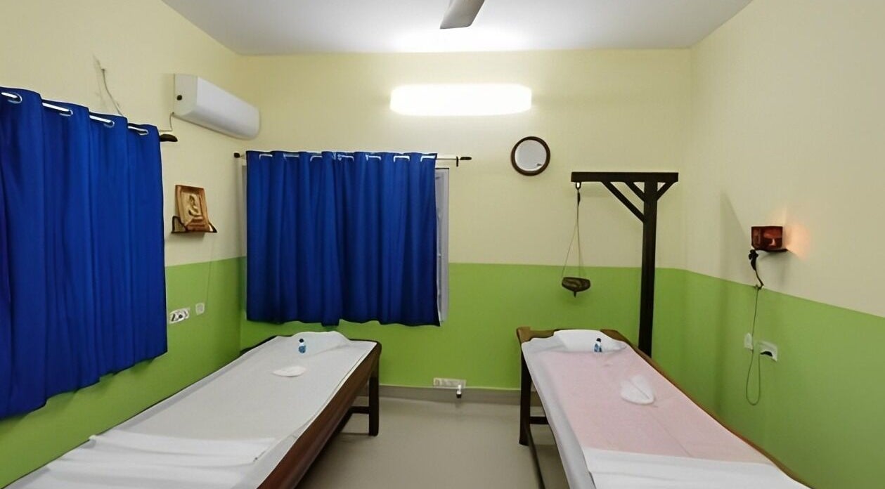 Relaxing therapy room at Arogya Ayurveda Panchakarma Center Pvt Ltd, Tollygunge, Kolkata, West Bengal, IN.