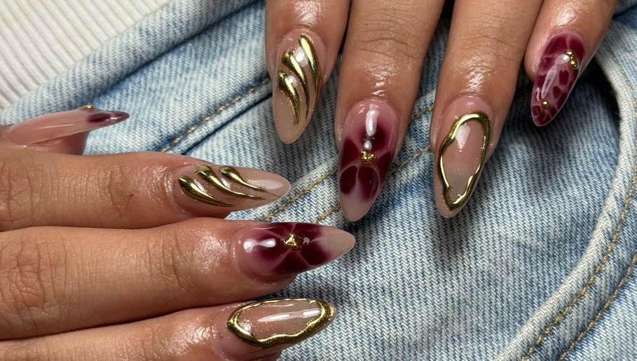 Gloss Nails image 1