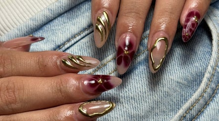 Gloss Nails