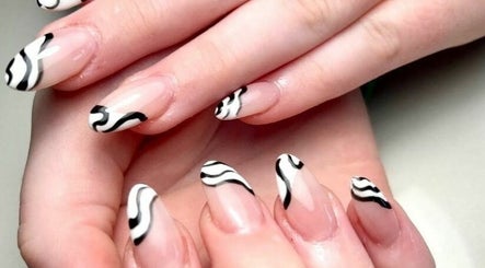 Ultimate Nails
