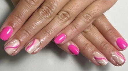 Ultimate Nails afbeelding 3