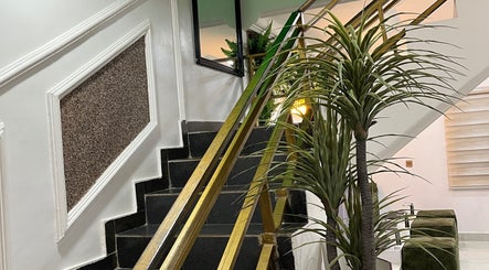 Guru’s Nest Aesthetics and Spa image 3
