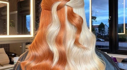 Lucy Alderson Hair изображение 2