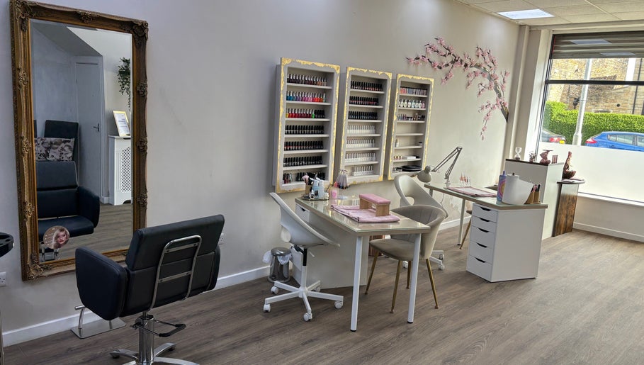 Blossom Hair & Beauty image 1