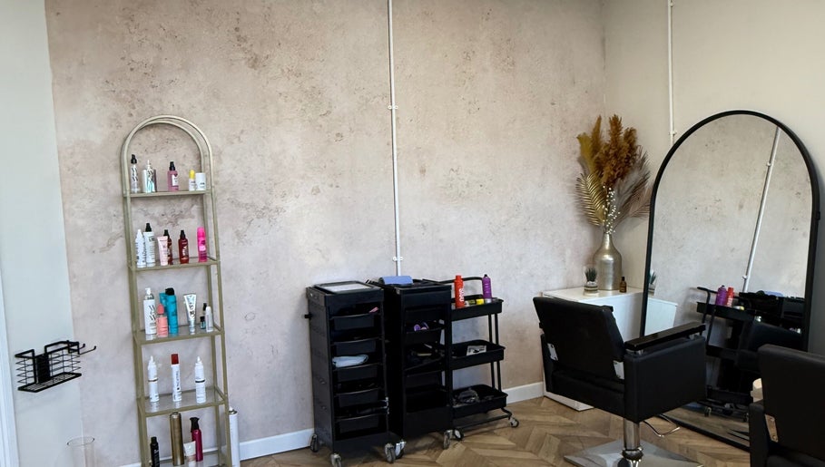 Megan Reid Hair Design, bilde 1